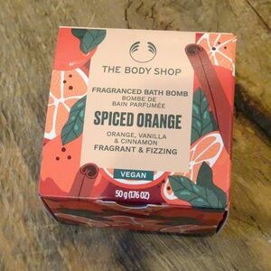 NEW! The Body Shop Vegan Spiced Orange Bath Bomb - Orange, Vanilla, Cinnamon